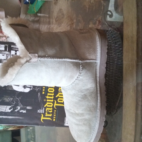 Ugg Boots (EUC) Mint Green Bailey Bling - Picture 7 of 8